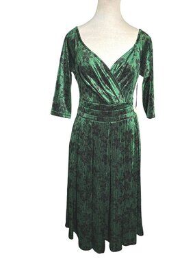 NWT Unique Vintage Green Velvet Shimmer & Black Floral Print Dress Size M 6-8